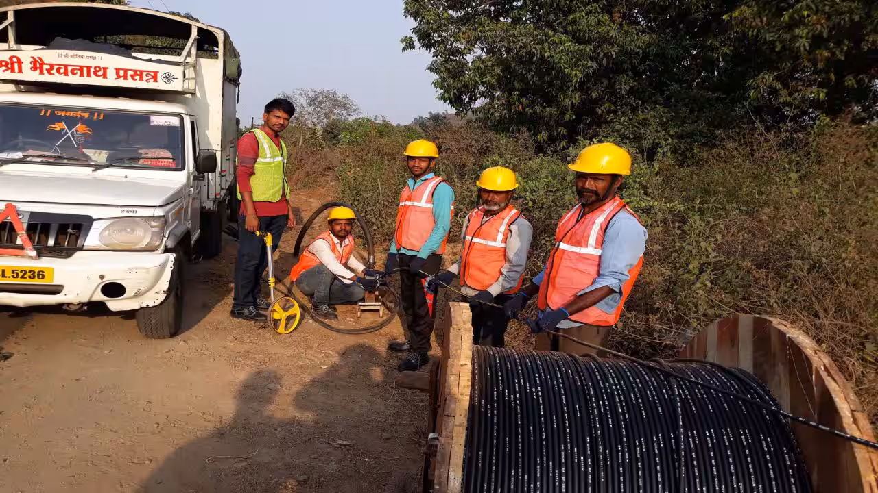 Telecom fibre optic cable infrastructure installation